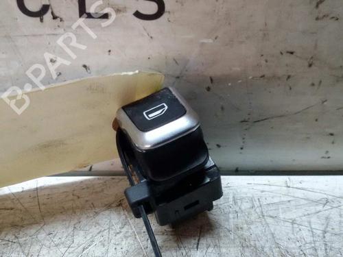 Used Right front window switch AUDI A3 Sportback (8VA, 8VF) [2012-2021]  21014881