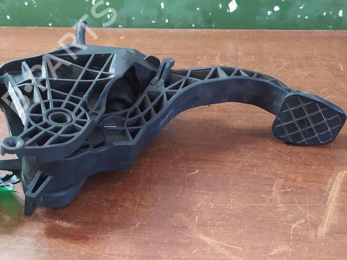Pedal embrague Pedal embrague 38114182 38114182