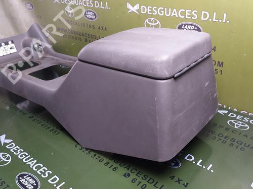 Armrest / Center console LAND ROVER DISCOVERY II (L318) 2.5 Td5 4x4 | BP17850642I20 