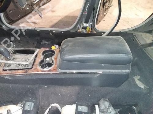 Used Armrest / Center console Armrest / Center console 38172261 38172261
