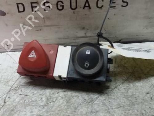Used Warning switch RENAULT MEGANE II Estate (KM0/1_) 1.9 dCi (110 hp) 17844879