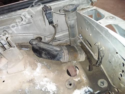 Used Windscreen washer tank Windscreen washer tank LAND ROVER DISCOVERY II (L318) 2.5 Td5 4x4 (139 hp) 34474792 34474792