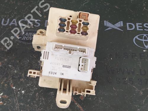 Used Fuse box TOYOTA LAND CRUISER 90 (_J9_) 3.0 TD (KZJ90_, KZJ95_, KZJ90R, KZJ95R, KZJ90W, KZJ95W) (125 hp) 18843114