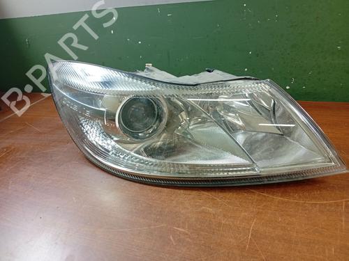Used Right headlight SKODA OCTAVIA II (1Z3) 1.6 TDI (105 hp) 29750720