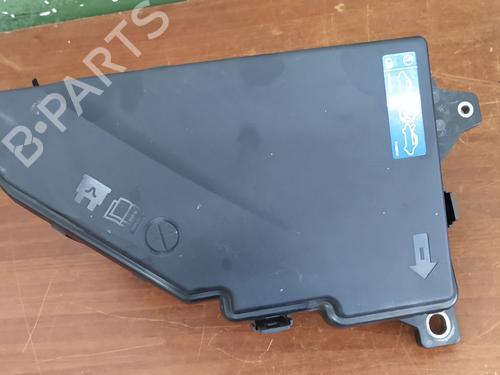 Used Fuse box Fuse box 38045649 38045649