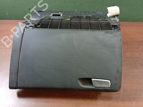 Hanskerom AUDI A4 B8 (8K2) 2.0 TDI (120 hp) 30853317