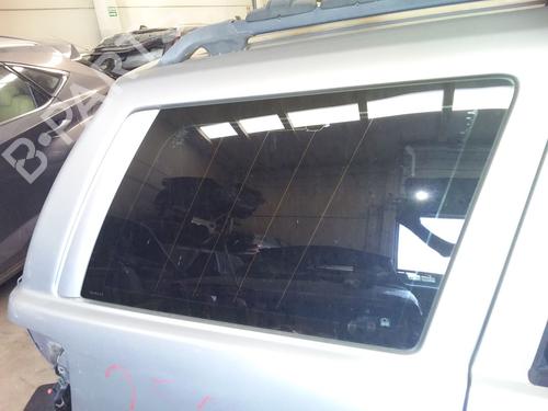 Vitre de custode arrière aroite JEEP GRAND CHEROKEE II (WJ, WG) 2.7 CRD 4x4 (163 hp) 30052428