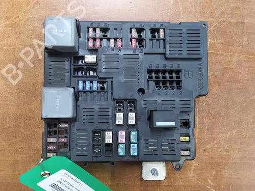 Used Fuse box Fuse box 37177591 37177591