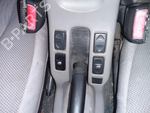 Used Left front window switch Left front window switch LAND ROVER FREELANDER I (L314) 2.0 Td4 4x4 (112 hp) 34004019 34004019