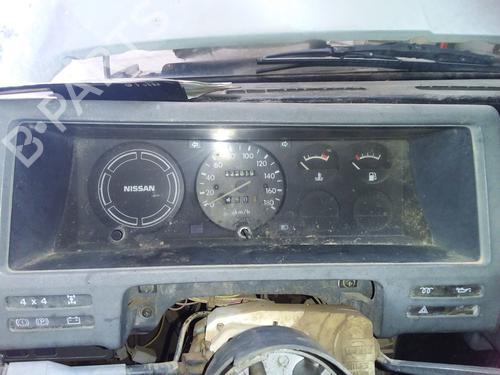 Used Instrument cluster NISSAN PATROL III/1 Hardtop (K160) [1979-1989]  31973035