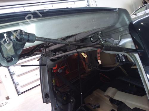Used Tailgate lift support LAND ROVER DISCOVERY III (L319) [2004-2009]  25740868