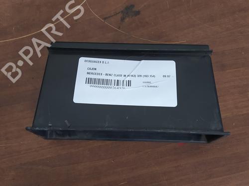 Porte-gobelet/Objets MERCEDES-BENZ M-CLASS (W163) ML 320 (163.154) (218 hp) 26143558