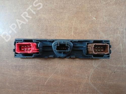 Pulsante luci di emergenza RENAULT CLIO II (BB_, CB_) | BP31036961I22