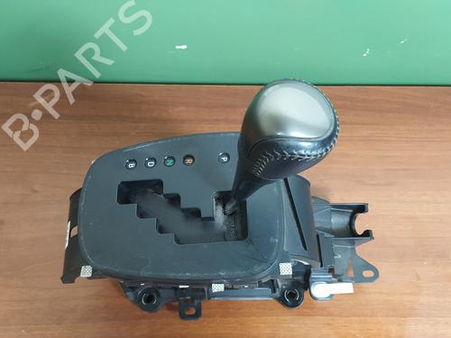 Used Gear lever TOYOTA YARIS (_P13_) 1.5 Hybrid (NHP130_) (101 hp) 21576115