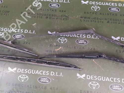 Used Front windshield wiper arm NISSAN X-TRAIL I (T30) 2.2 dCi 4x4 (136 hp) 17839942