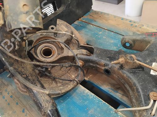 Right rear steering knuckle LAND ROVER RANGE ROVER SPORT I (L320) 2.7 D 4x4 | BP18145985M28 