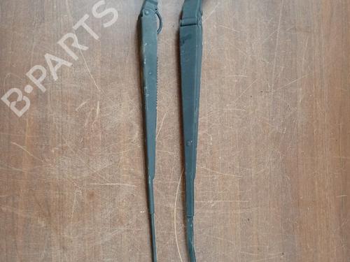 Used Front windshield wiper arm MITSUBISHI PAJERO III (V7_W, V6_W) [1999-2007]  28671138