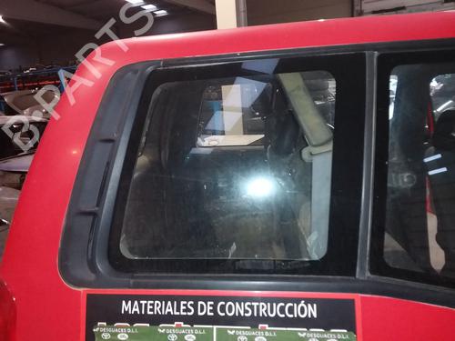 Luna custodia trasera derecha FORD MAVERICK (UDS, UNS) 2.7 TD (100 hp) 31761117