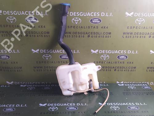 Used Windscreen washer tank LAND ROVER DISCOVERY III (L319) 2.7 TD 4x4 (190 hp) 17850504
