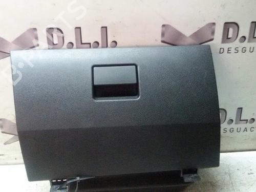 Used Glove box FORD FIESTA V (JH_, JD_) 1.4 TDCi (68 hp) 17847027