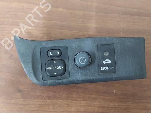 Used Switch TOYOTA RAV 4 II (_A2_) 2.0 4WD (ACA21, ACA20) (150 hp) 31593228