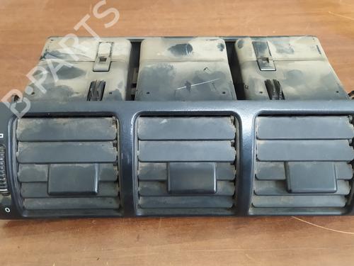 Used Air vent MERCEDES-BENZ M-CLASS (W163) ML 320 (163.154) (218 hp) 26140828