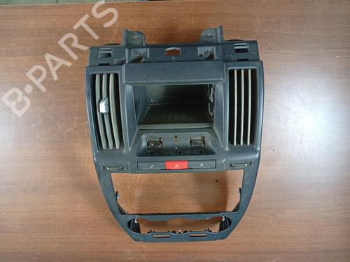 Used Air vent LAND ROVER FREELANDER 2 (L359) 2.2 SD4 4x4 (190 hp) 30270274