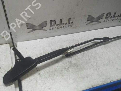 Used Front windshield wiper arm MERCEDES-BENZ M-CLASS (W166) ML 250 CDI / BlueTEC 4-matic (166.004, 166.003) (204 hp) 17843983