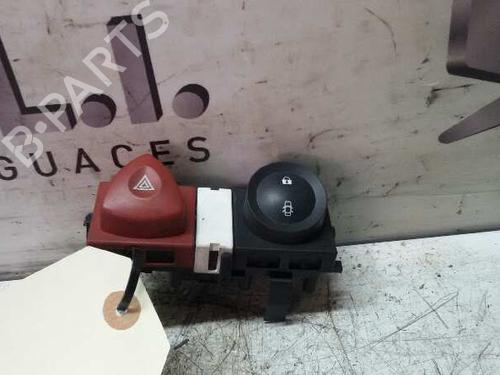 Used Warning switch RENAULT MEGANE II Estate (KM0/1_) 1.9 dCi (KMRG, KM1G, KM0G, KM2C) (120 hp) 17844939