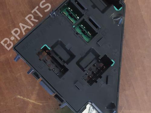 Used Fuse box Fuse box 37200391 37200391