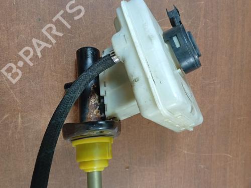Brake master cylinder LAND ROVER DISCOVERY II (L318) 2.5 Td5 4x4 | BP30061529M77