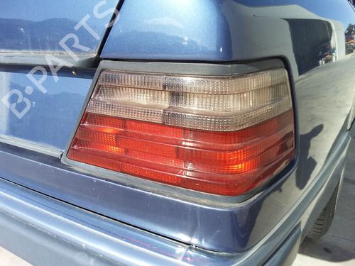Used Right taillight MERCEDES-BENZ 124 Saloon (W124) 300 D (124.130) (113 hp) 26140764