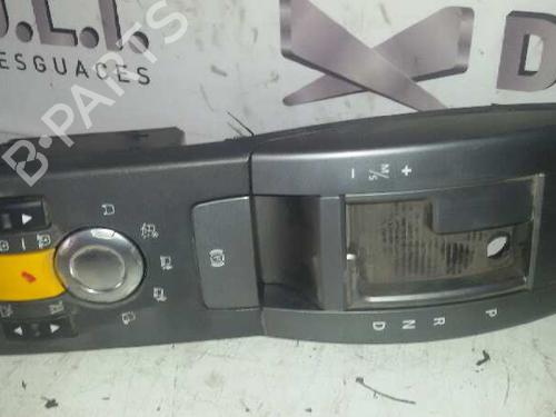Used Electronic module LAND ROVER RANGE ROVER SPORT I (L320) 2.7 D 4x4 (190 hp) 17841559