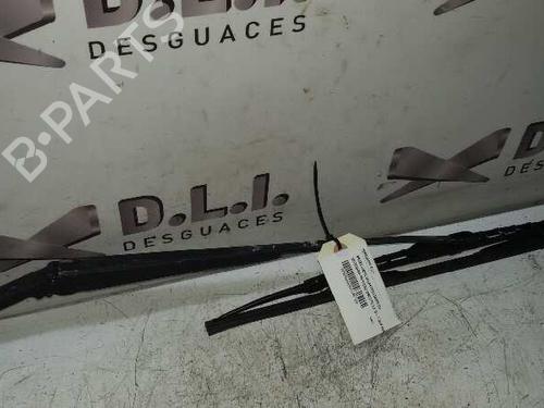 Used Front windshield wiper arm MITSUBISHI PAJERO III (V7_W, V6_W) 3.2 Di-D (V68W, V78W) (165 hp) 17844281