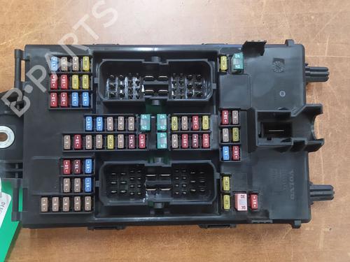 fuse-box-volvo-xc90-ii-256-t8-hybrid-awd-2014-18097330 main image