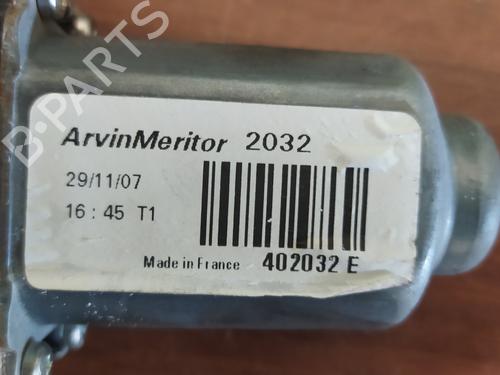 Right front window motor NISSAN QASHQAI / QASHQAI +2 I (J10, NJ10, JJ10E) 2.0 dCi | BP23271972E20 