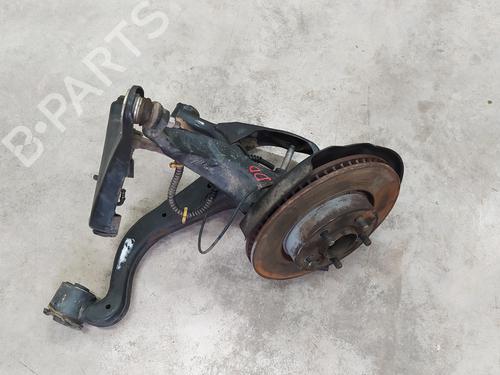 Used Right front steering knuckle LAND ROVER DISCOVERY III (L319) 2.7 TD 4x4 (190 hp) 18354987