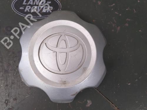 Used Hub cap TOYOTA HILUX VII Pickup (_N1_, _N2_, _N3_) 2.5 D-4D 4WD (KUN25) (144 hp) 25816786