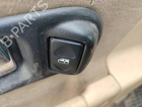 Used Left rear window switch LAND ROVER DISCOVERY II (L318) 2.5 Td5 4x4 (139 hp) 17855356