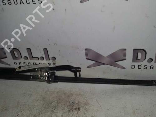 Used Front windshield wiper arm MERCEDES-BENZ E-CLASS (W211) E 300 BlueTEC (211.024) (211 hp) 17840777