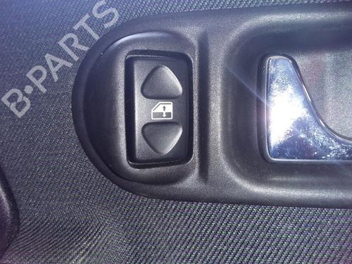 Used Right rear window switch LAND ROVER DISCOVERY II (L318) 2.5 Td5 4x4 (139 hp) 26005087