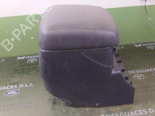 Armrest / Center console MITSUBISHI PAJERO IV (V8_W, V9_W) 3.2 DI-D 4WD (V98W, V88W) (200 hp) 17855179