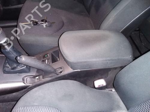 Armlehne für TOYOTA RAV 4 III (_A3_) 2.2 D 4WD (ALA30_, ALA30R) (150 hp) 31248377