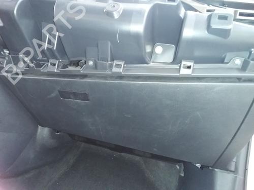 glove-box-toyota-c-hr-_x1_-2016-34554229 main image