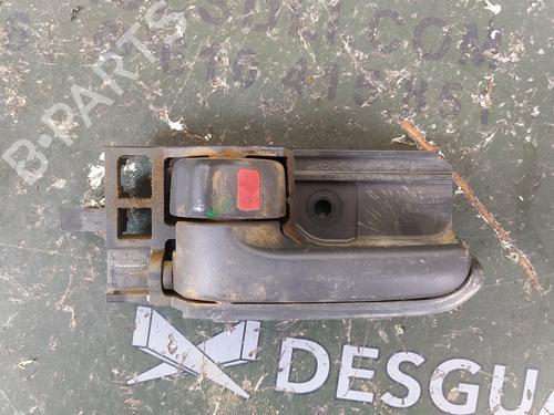 Used Front left interior door handle TOYOTA HILUX VII Pickup (_N1_, _N2_, _N3_) 2.5 D-4D 4WD (KUN25) (144 hp) 18052340