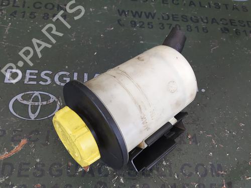 Used Power steering reservoir LAND ROVER DISCOVERY III (L319) 2.7 TD 4x4 (190 hp) 18302695