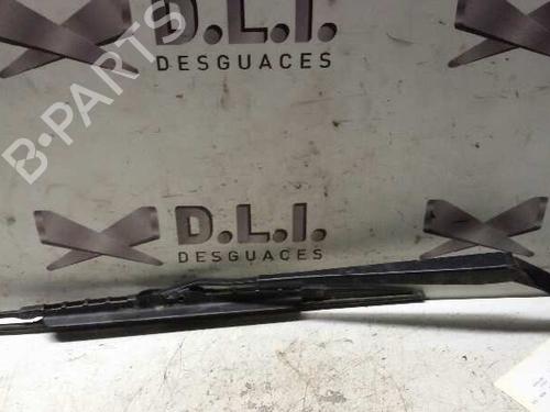 Used Front windshield wiper arm TOYOTA LAND CRUISER PRADO (_J12_) 3.0 D-4D (KDJ120, KDJ125) (163 hp) 17844398
