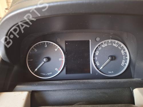 Used Instrument cluster LAND ROVER RANGE ROVER SPORT I (L320) 3.0 D 4x4 (245 hp) 18951536