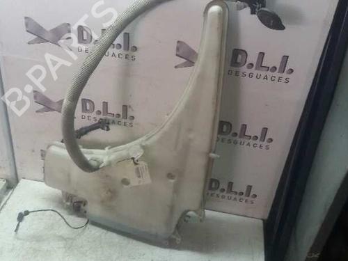 Used Windscreen washer tank BMW 1 (E81) 116 i (115 hp) 17842921