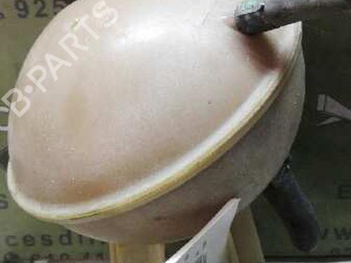 Used Expansion tank LAND ROVER DEFENDER Station Wagon (L316, L315) 2.5 Td5 4x4 (L316) (122 hp) 17847624